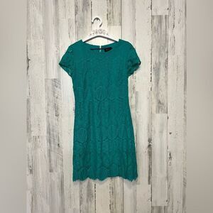Laundry by Shelli Segal laced green dress